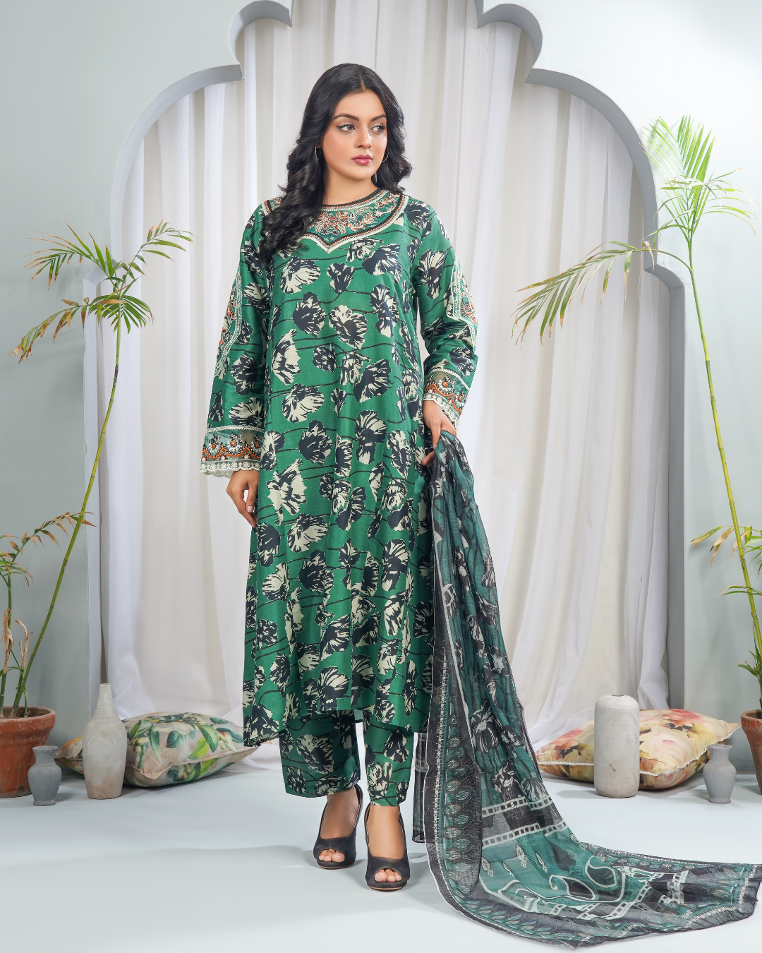 Emerald green tone 3-piece stitched suit
