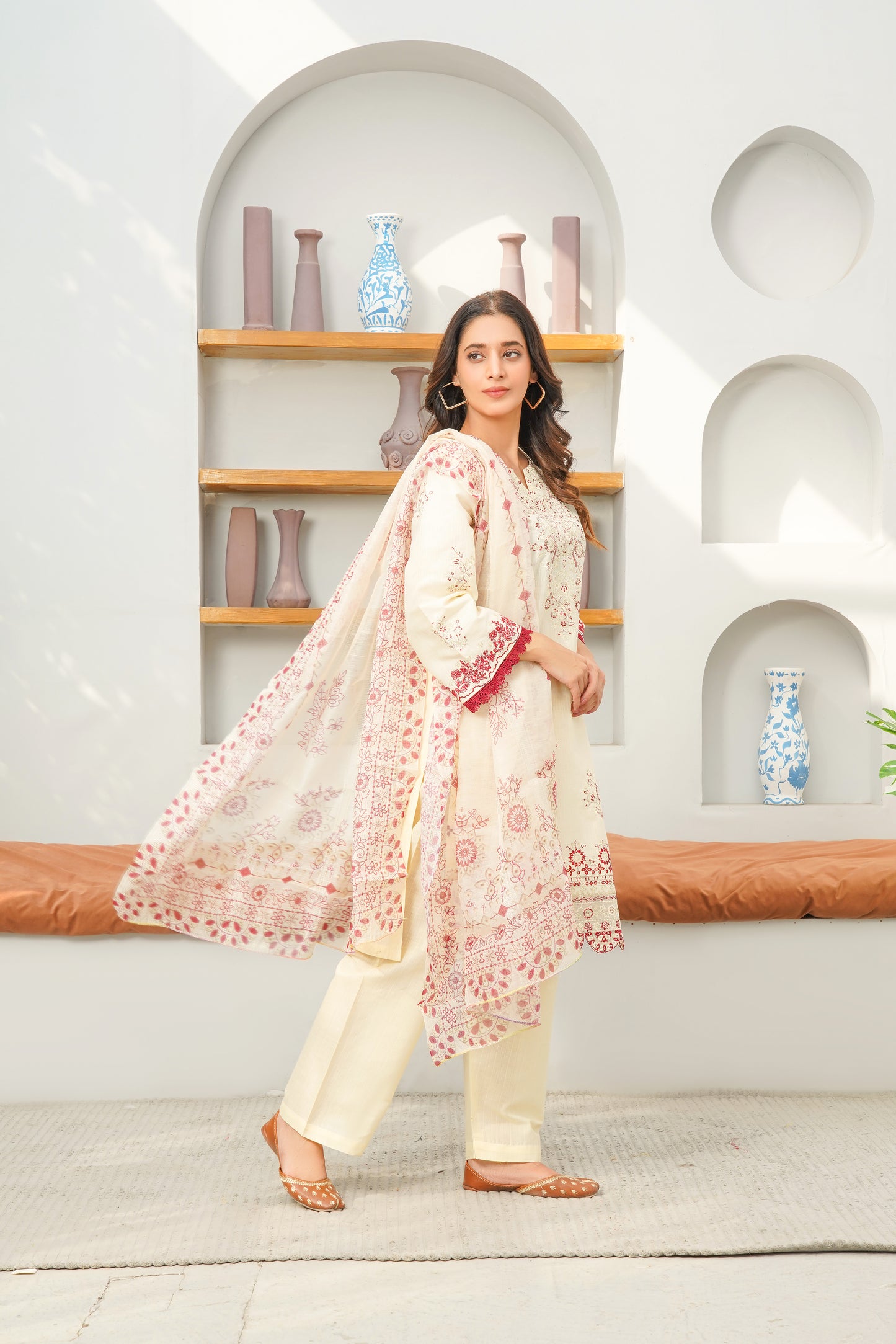 Off-White Elegance 3-Piece Stitched Suit