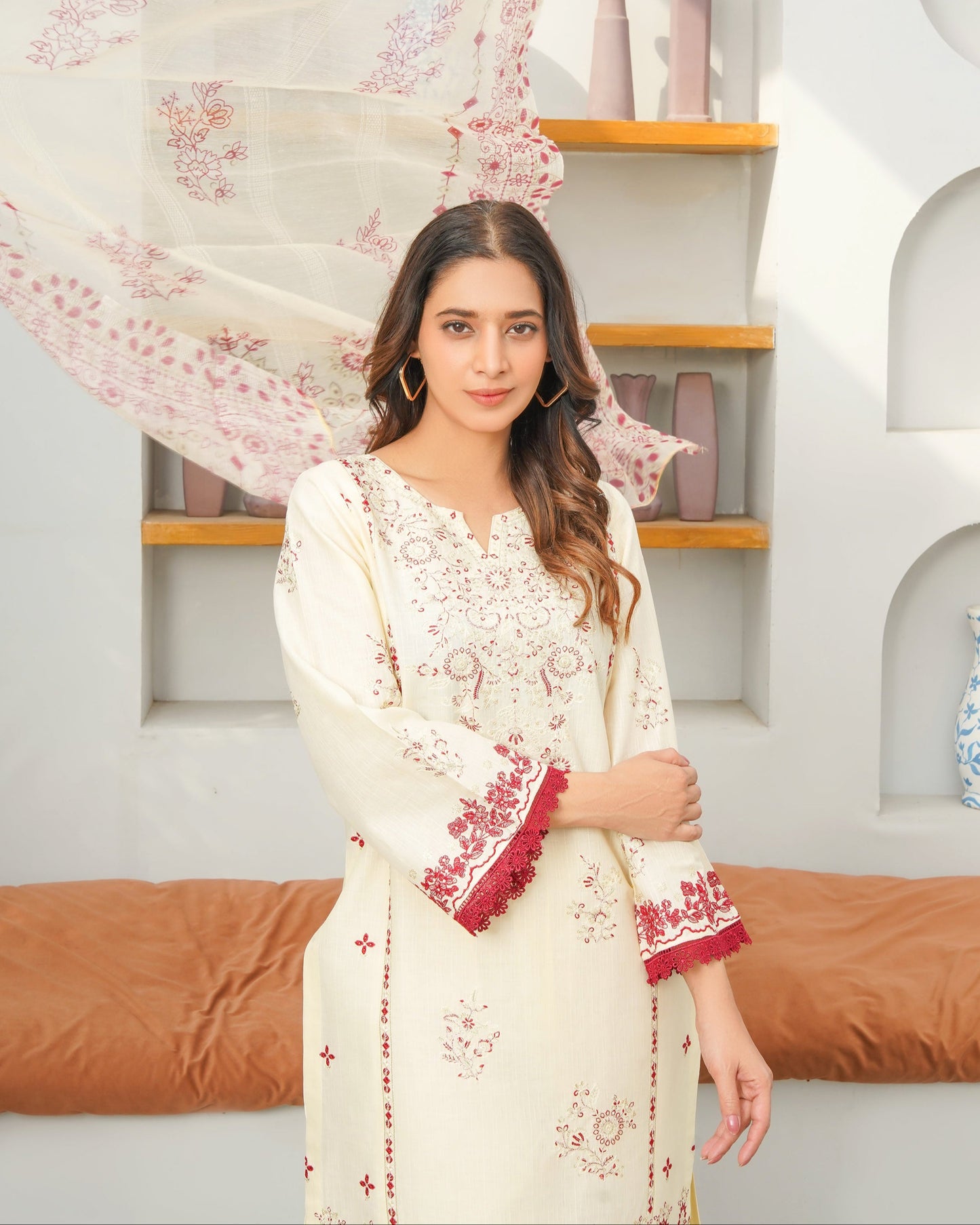 Off-White Elegance 3-Piece Stitched Suit