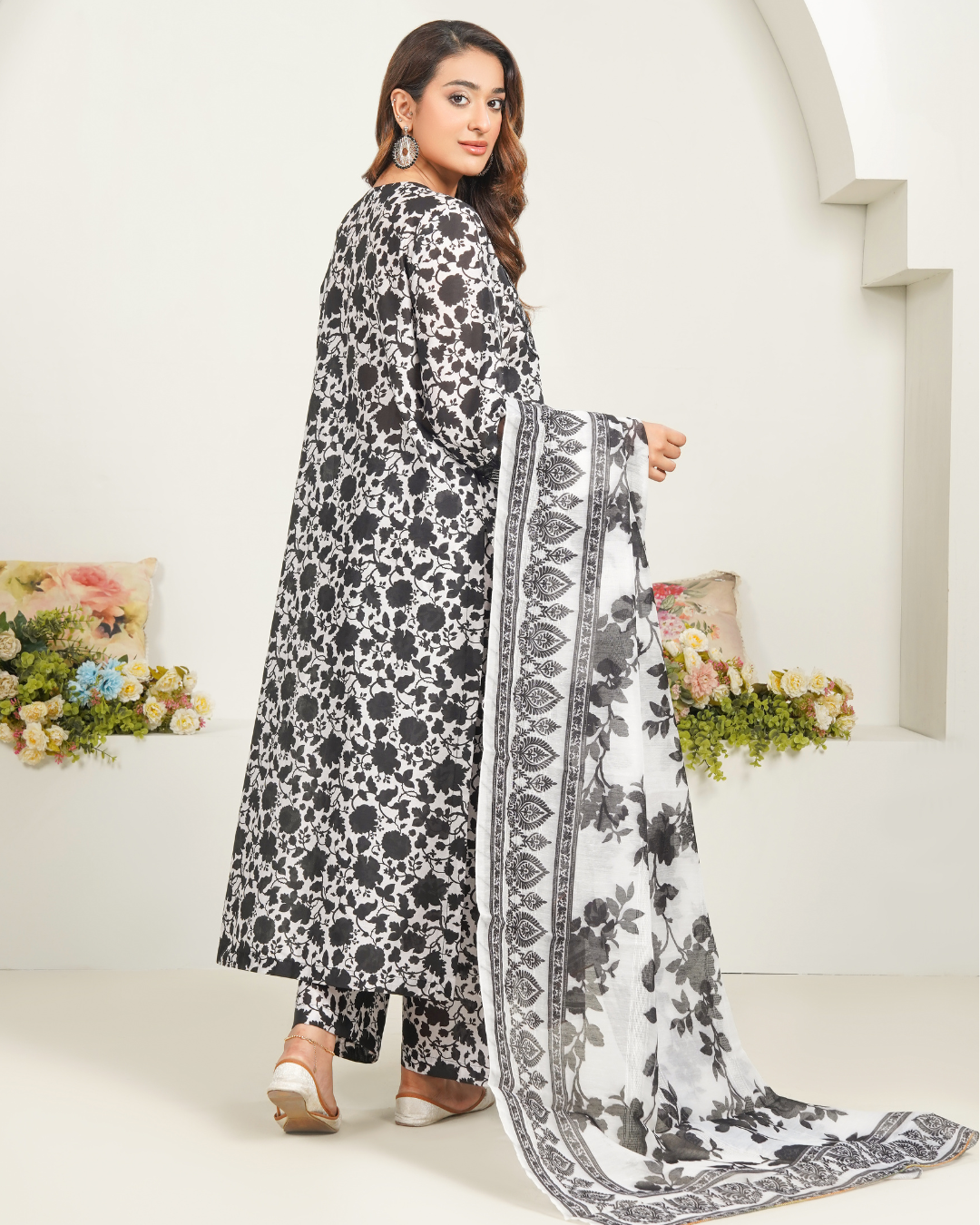 Monochrome Elegance 3 Pcs Printed Suit
